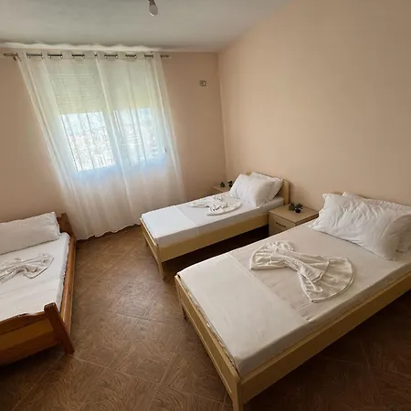 Leo * Vlorë